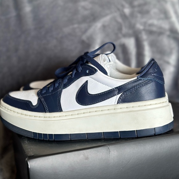 Air Jordan 1 Elevate (Navy/White) - 9W | 7.5 M - Picture 4 of 12